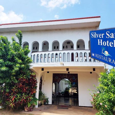 Hotel Silver Sands Negombo Ngoại thất bức ảnh