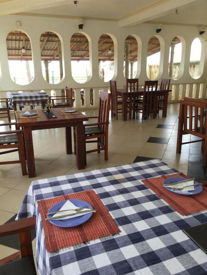 Hotel Silver Sands Negombo Ngoại thất bức ảnh