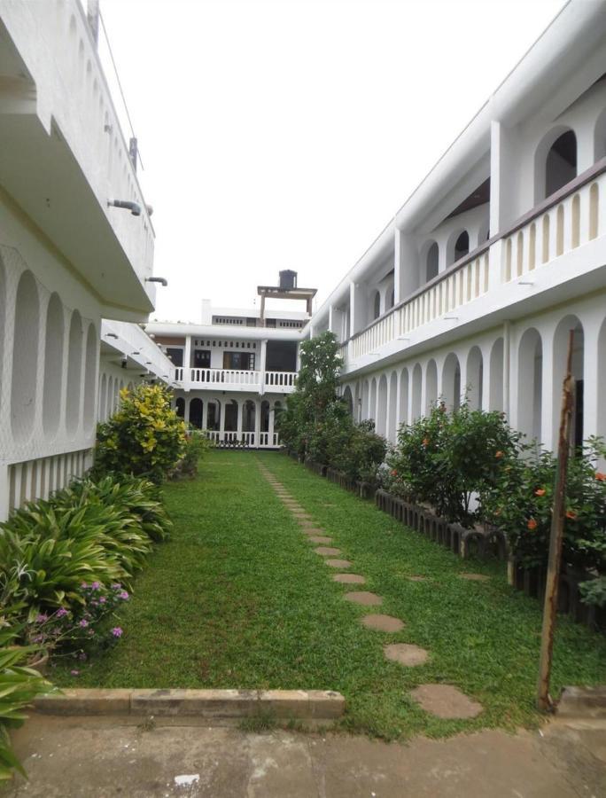 Hotel Silver Sands Negombo Ngoại thất bức ảnh