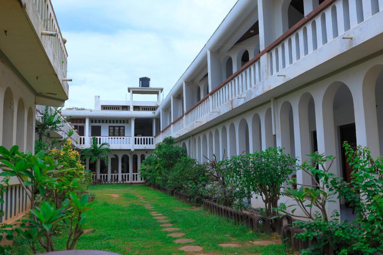 Hotel Silver Sands Negombo Ngoại thất bức ảnh